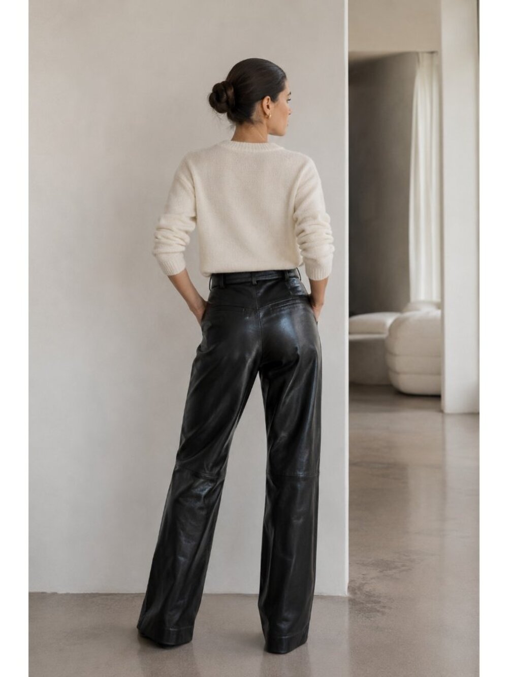 Vintage Y2K Express Women’s Black Leather Pants Size 7/8 Cropped Straight Leg - Picture 4 of 10